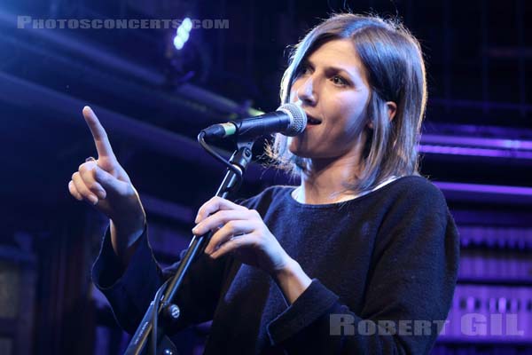 ALDOUS HARDING - 2016-03-23 - PARIS - L'Archipel (26 bis rue de Saint Petersbourg) - Hannah Sian Topp